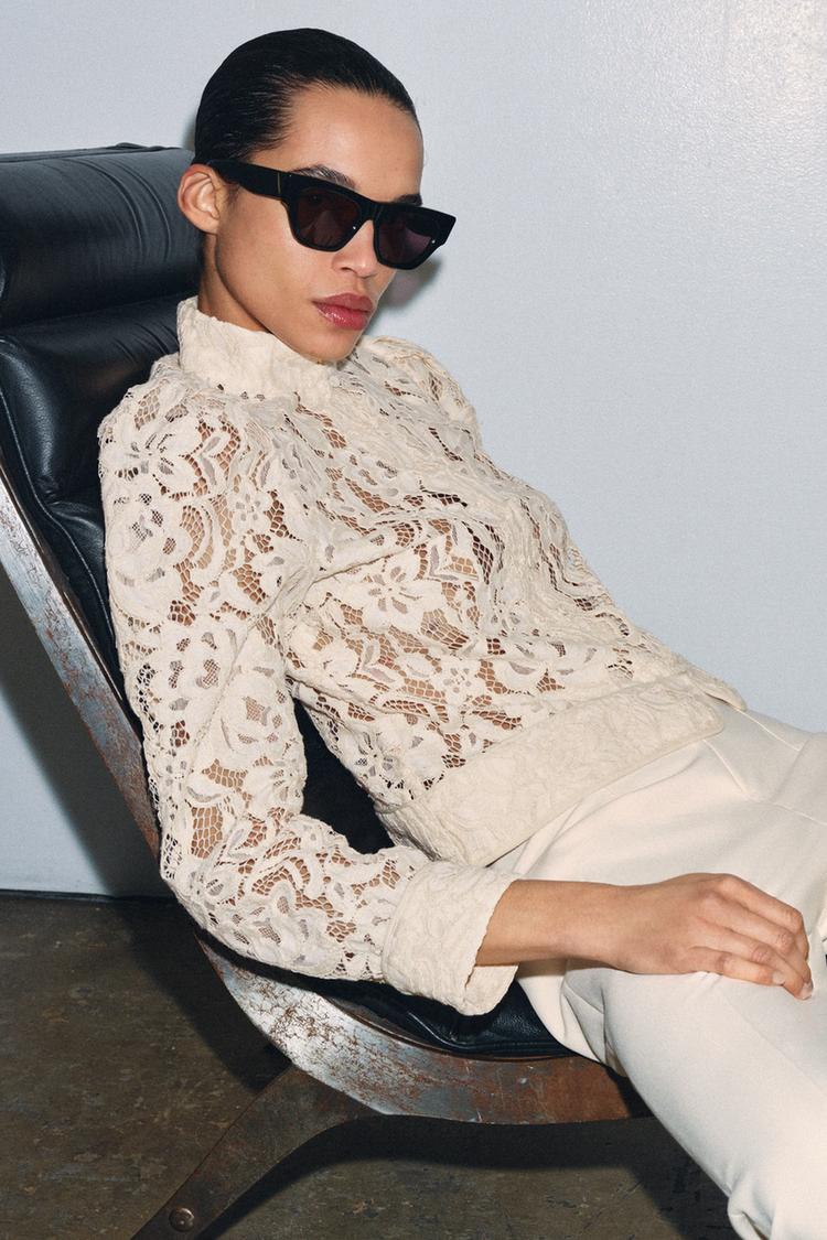 LACE BLAZER