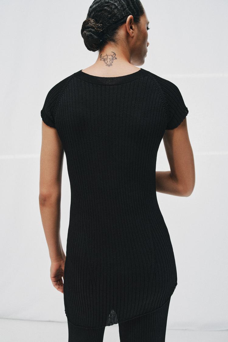 ASYMMETRIC RIB KNIT TOP