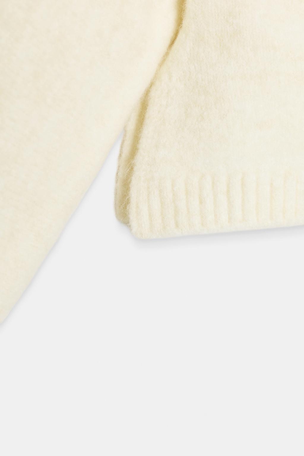 SOFT KNIT HIGH NECK JUMPER