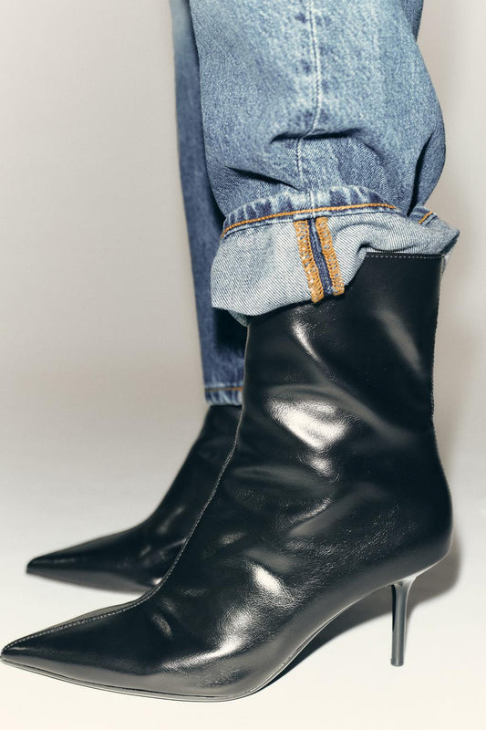 ANKLE BOOTS WITH A CRACKLE EFFECT HEEL