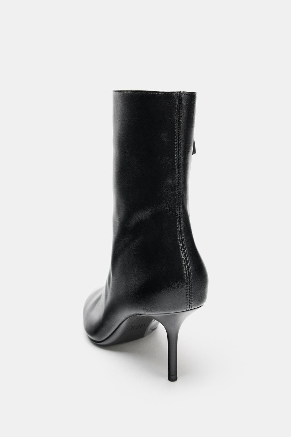 ANKLE BOOTS WITH A CRACKLE EFFECT HEEL