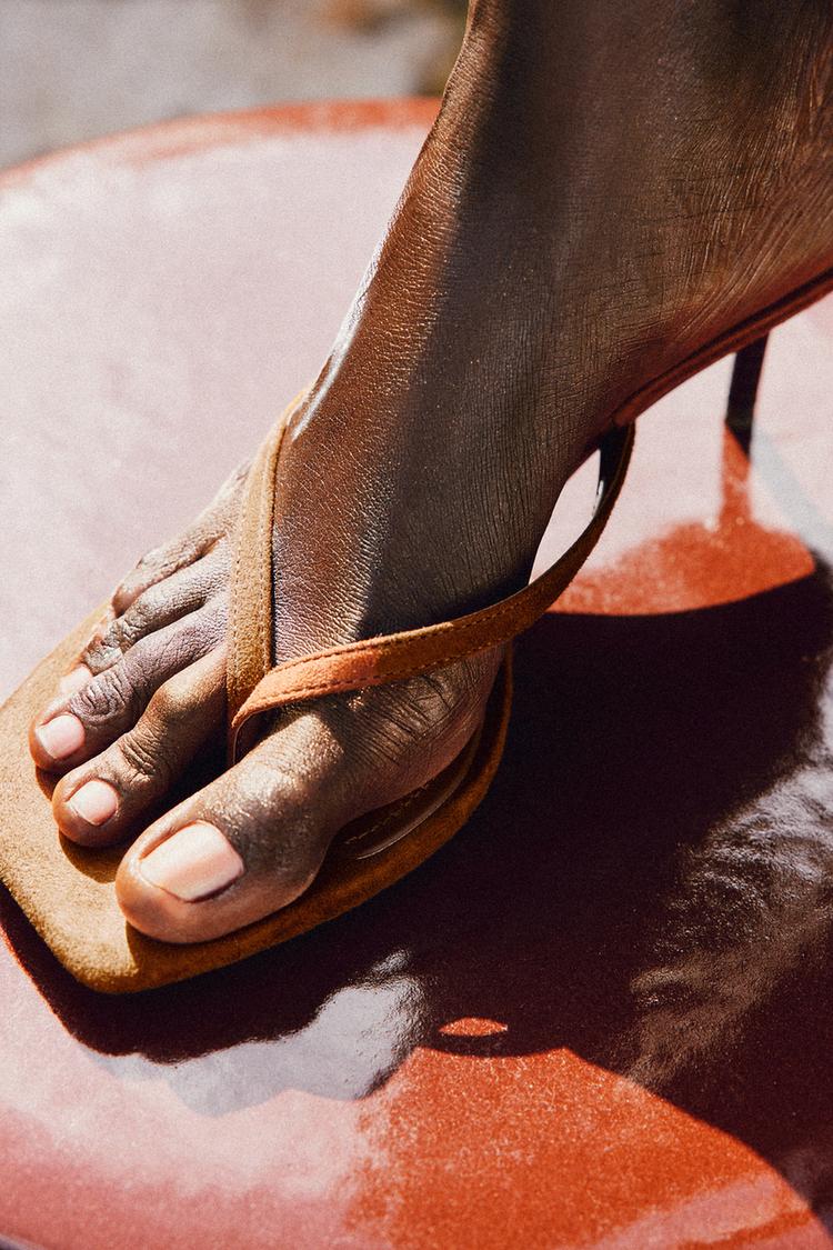 STRAPPY HEELED SANDALS