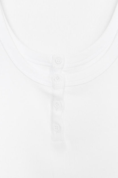 RIBBED BUTTON TOP