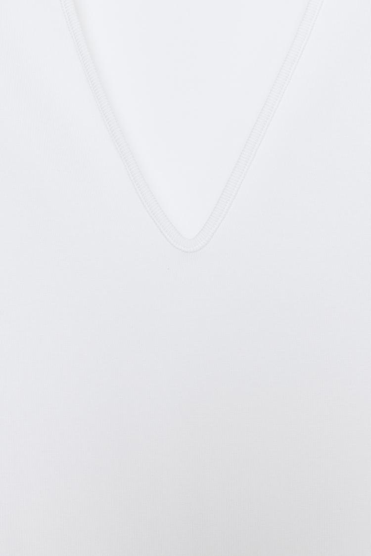 SHORT V-NECK DRESS