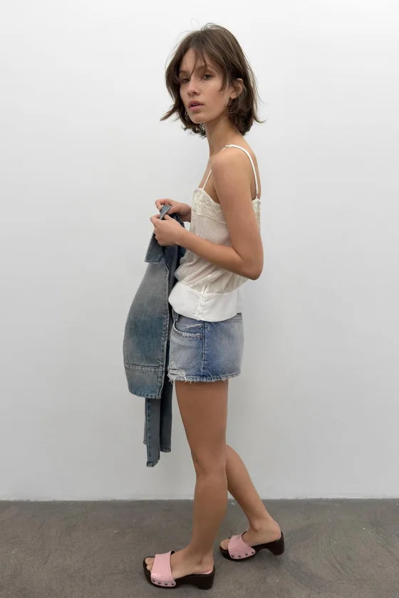 EMBROIDERED GAUZE STRAP TOP