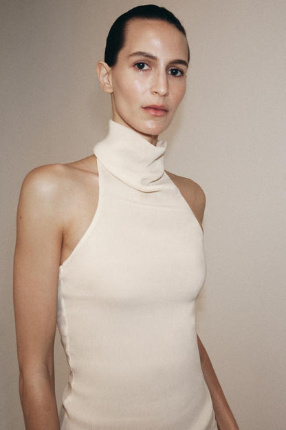 FLOWING HALTER TOP