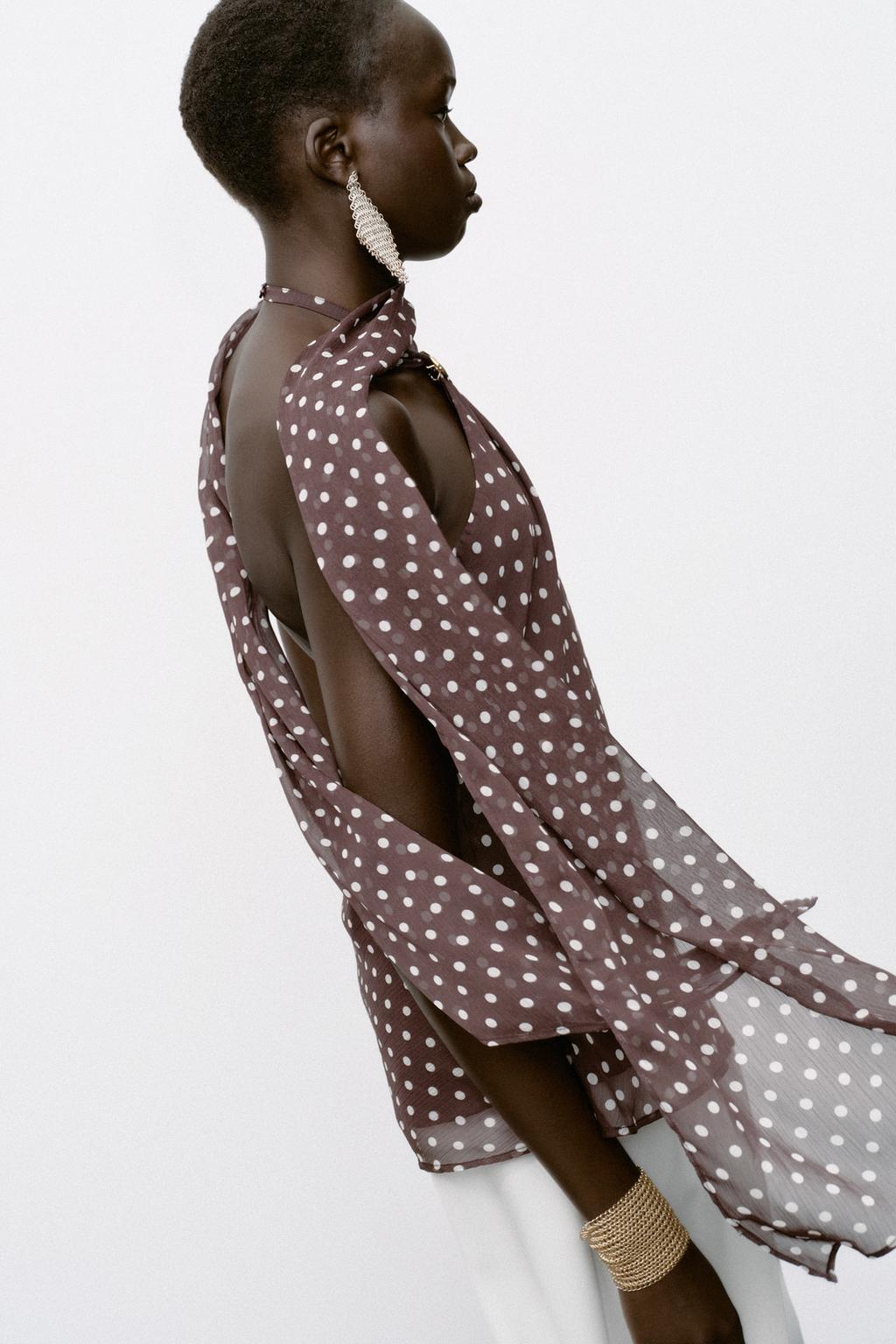 HALTER TOP WITH HARDWARE AND POLKA DOTS