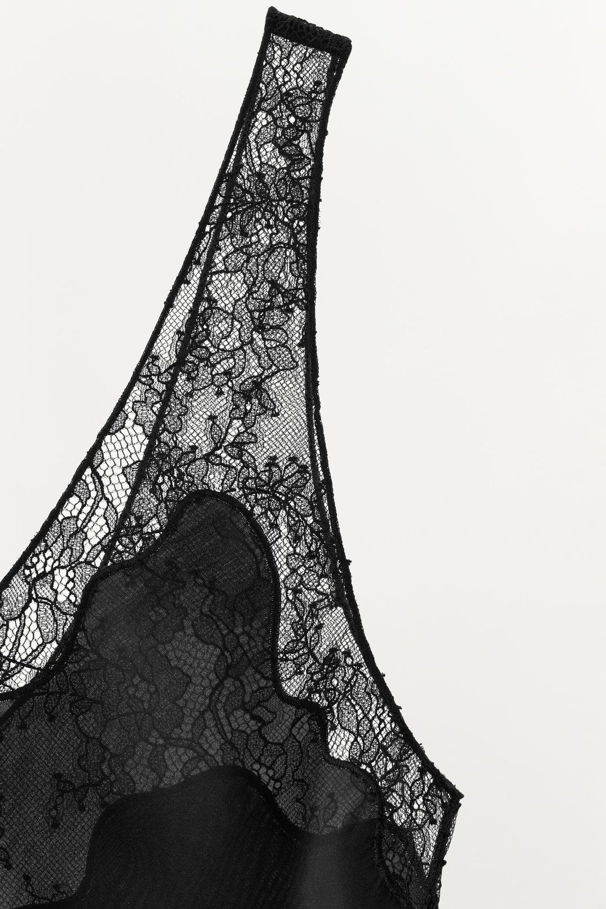 SATIN LACE TOP