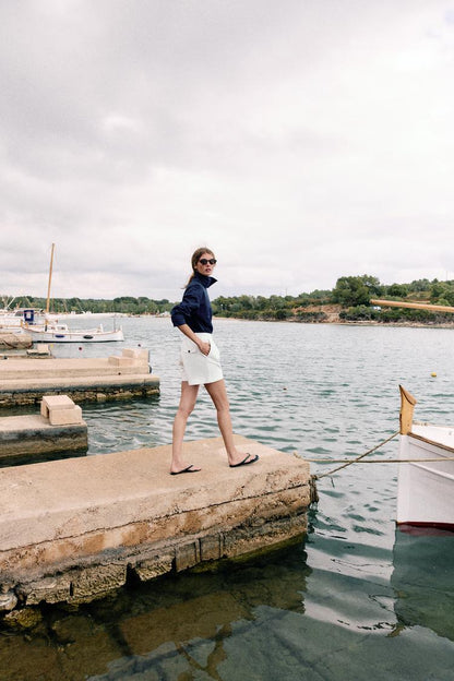 HIGH-WAIST DARTED BERMUDA SHORTS