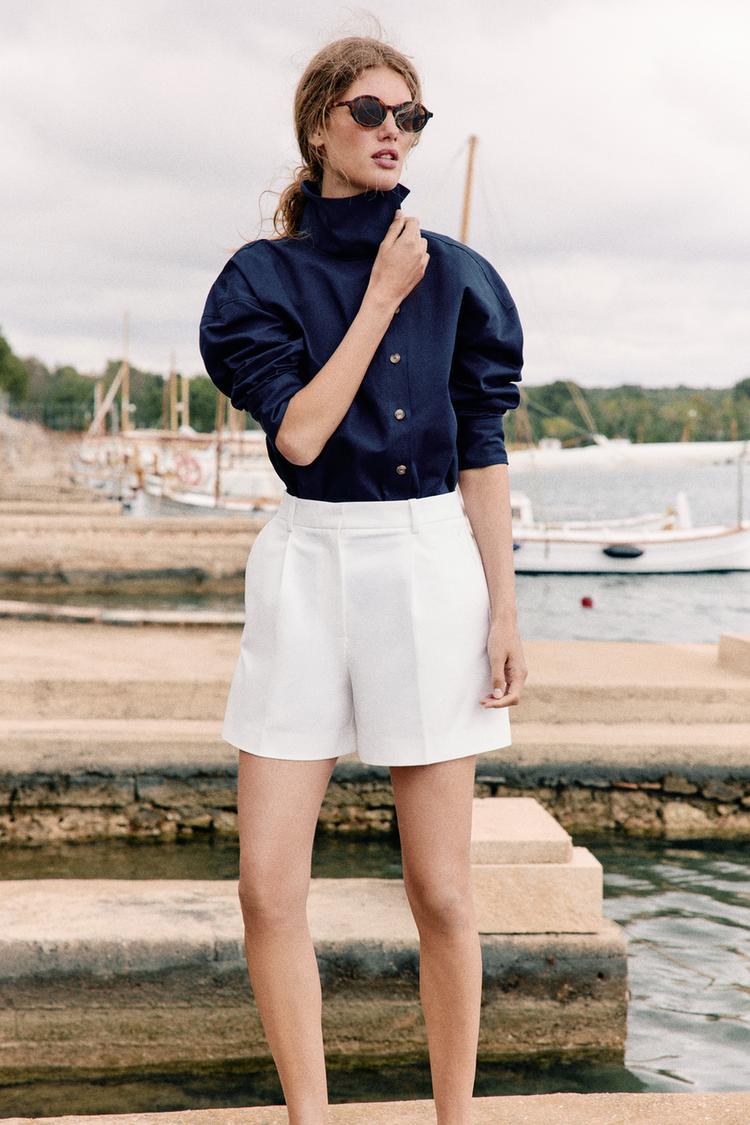 HIGH-WAIST DARTED BERMUDA SHORTS