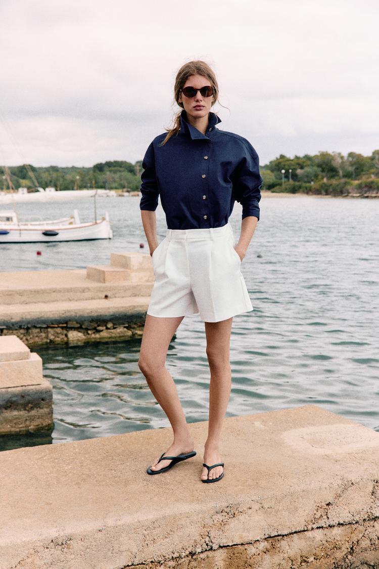 HIGH-WAIST DARTED BERMUDA SHORTS