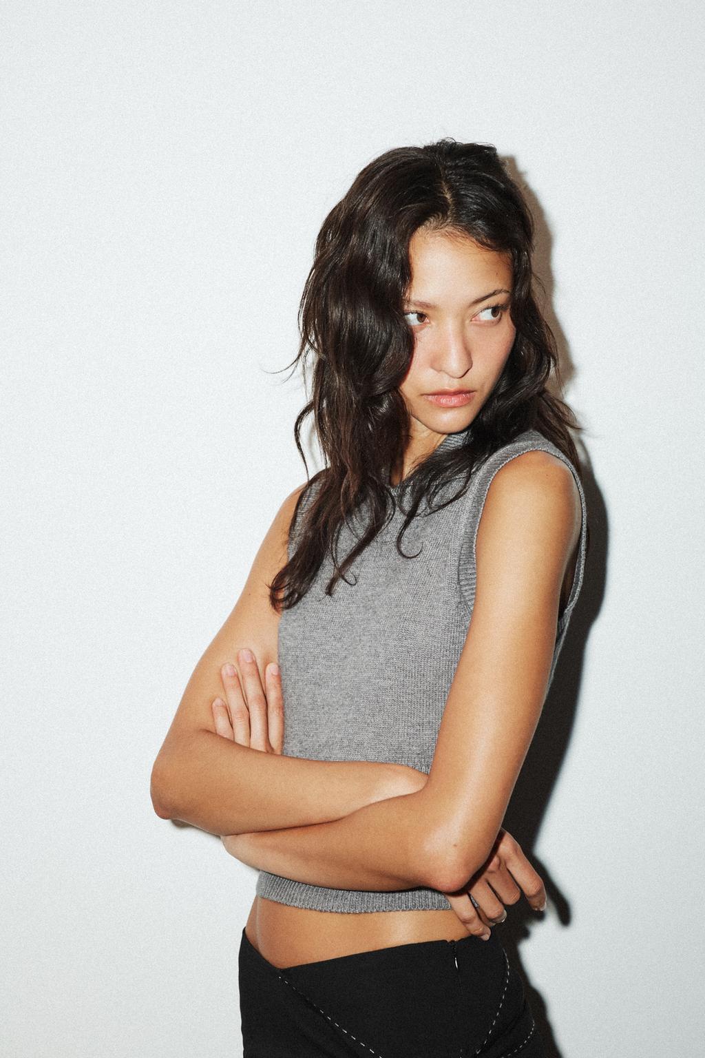 KNITTED POLO COLLAR TANK TOP