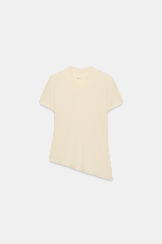 ASYMMETRIC HEM V-NECK T-SHIRT