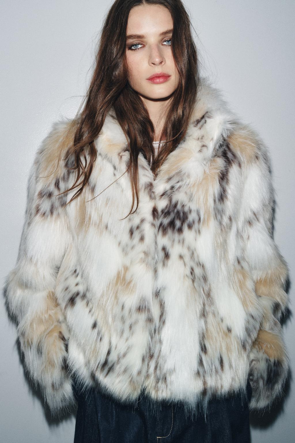 SHORT FAUX FUR COAT