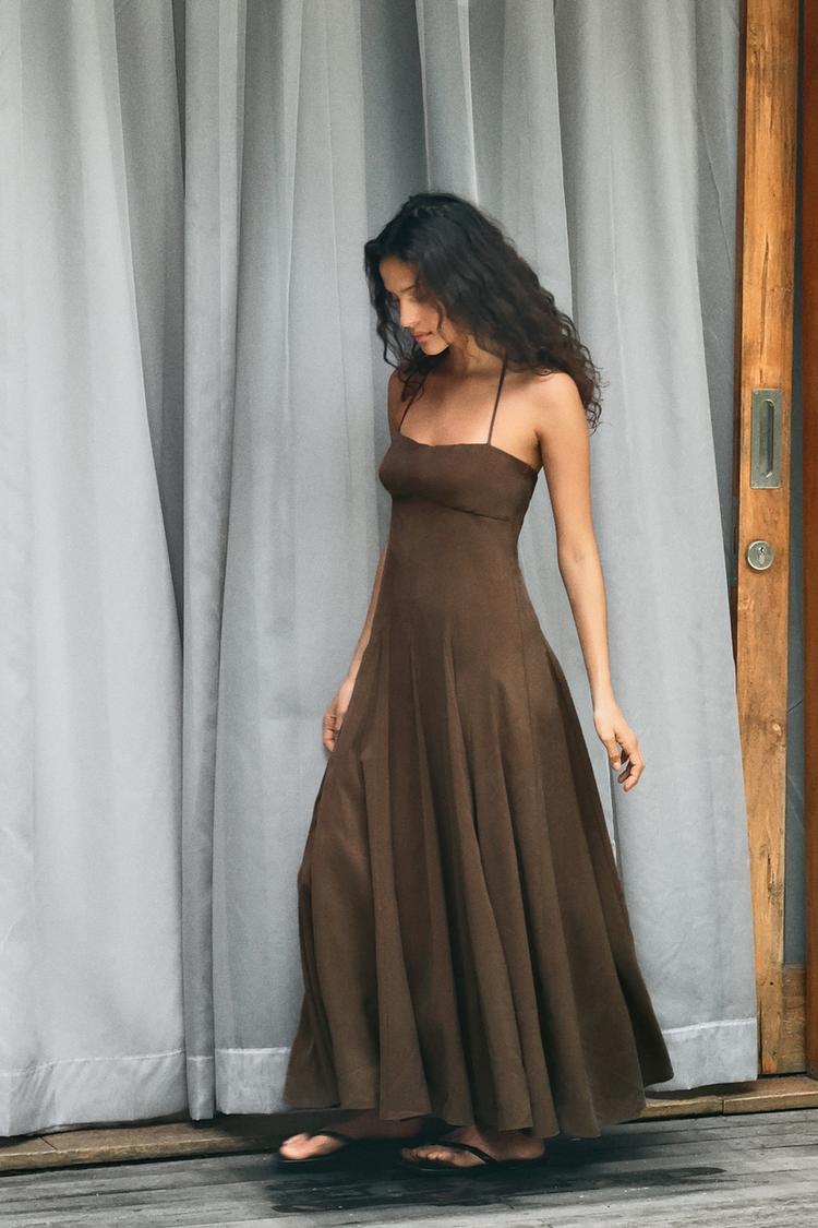VOLUMINOUS FLOWING HALTER MIDI DRESS