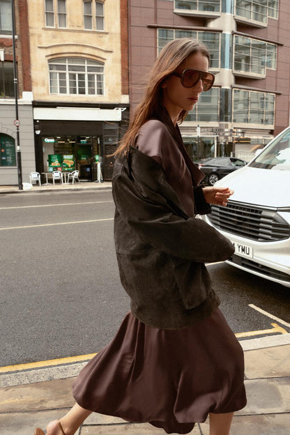 FLOWING NECK MIDI DRESS WITH BELT