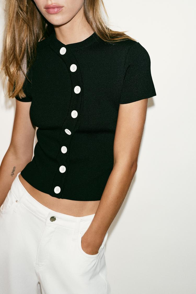 ASYMMETRIC FASTENING KNIT TOP