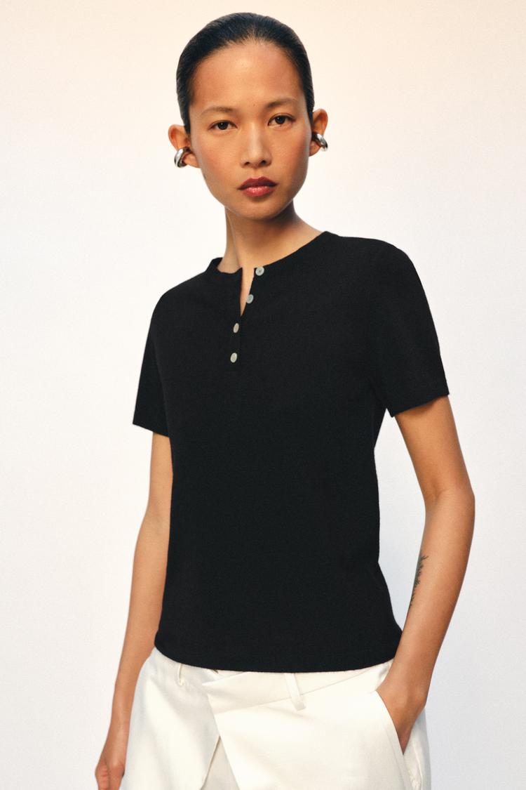 KNIT BUTTON-UP TOP