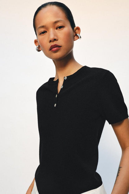 KNIT BUTTON-UP TOP