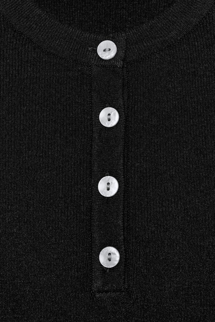 KNIT BUTTON-UP TOP