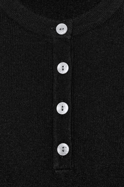 KNIT BUTTON-UP TOP