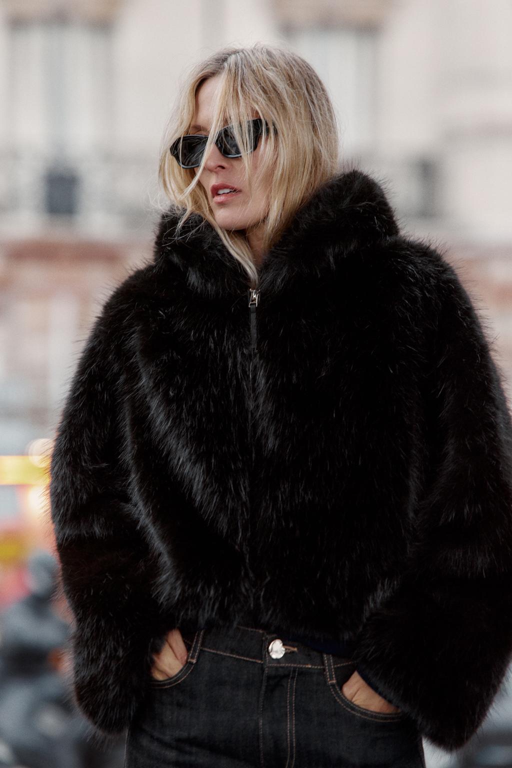 SHORT FAUX FUR HOODED COAT