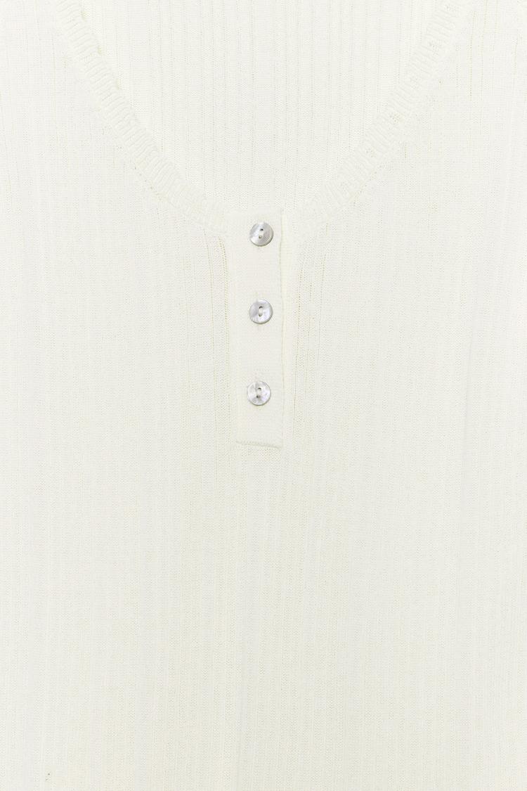 KNIT ROUND NECK TOP