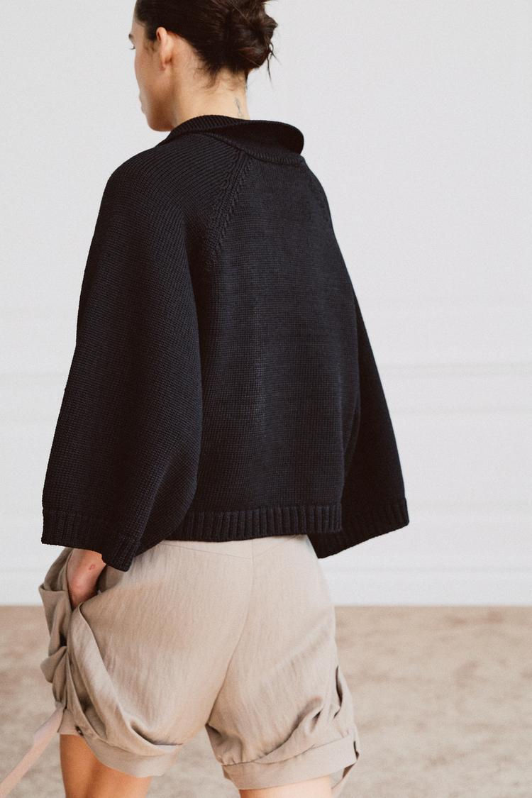 V-NECK KNIT JUMPER