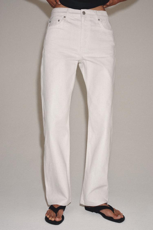 MID-WAIST STRAIGHT LEG JEANS