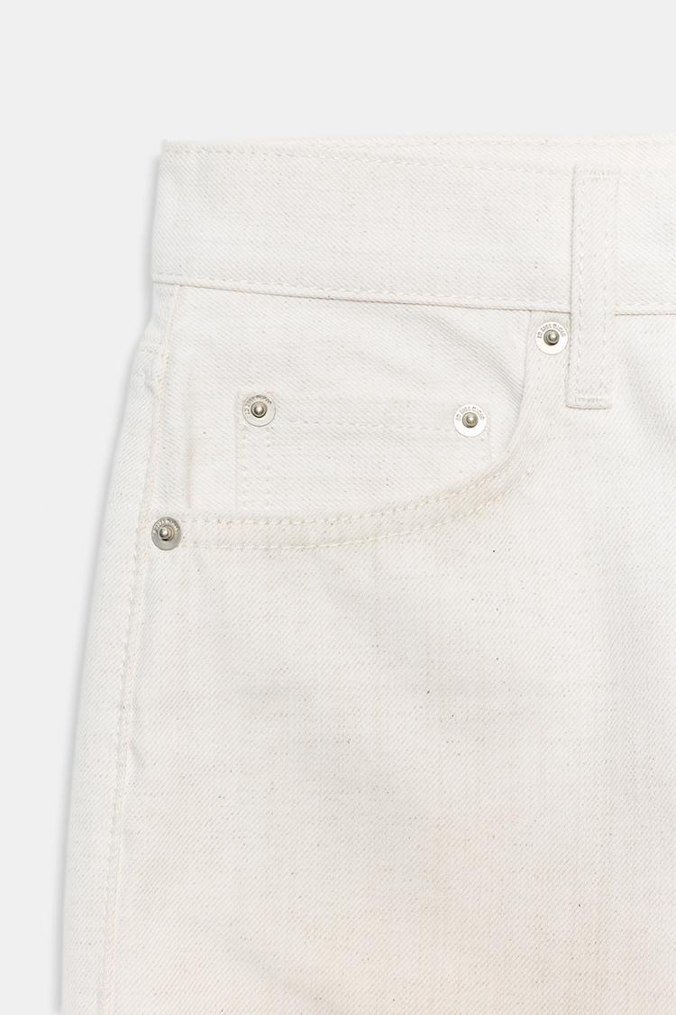 MID-WAIST STRAIGHT LEG JEANS