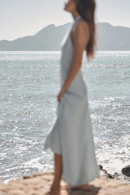 FLOWING HALTER DRESS