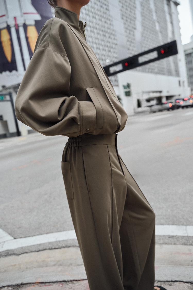 STRAIGHT-LEG TROUSERS WITH FRONT SEAM