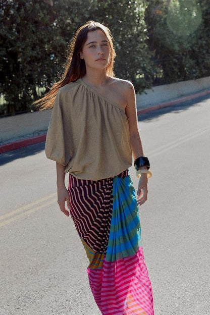 ASYMMETRIC KNIT TOP