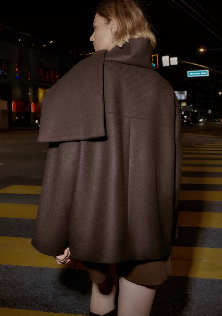 CROPPED WOOL COAT WITH SCARF